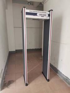 Porte de détection de métaux étanche à six zones pour l'extérieur, adaptée aux aéroports, stations, hôtels, expositions - Product Image 2