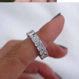 Bague de pinky en diamant glacé pour rappeurs, idéale pour les clubs, les cadeaux d'anniversaire et les marques de mode urbaine, disponible en gros - Product Image 6