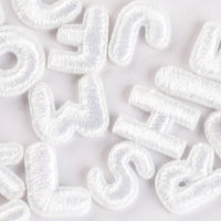 Écussons brodés lettres anglaises de dessins animés avec support thermocollant, badges DIY pour vêtements, chapeaux, chaussures et accessoires