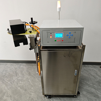 Machine de scellage entièrement automatique pour bouteilles avec opercule en aluminium par induction