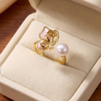 Bague élégante en perle d'eau douce papillon, dorée avec incrustation de coquille d'ormeau et accent CZ, idéale pour mariage et cadeau