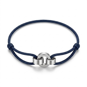 Bracelet en Corde Ajustable en Acier Inoxydable, Personnalisable avec Gravure, Bijou Minimaliste Texte Gravé, Vente en Gros - Product Image 1