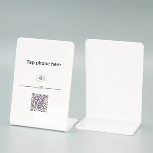 Özel QR kodu RFID akrilik NFC Google standı NTAG213 masa standı Google İnceleme standı