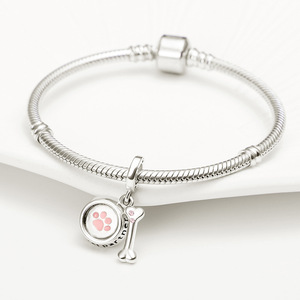 Colgante con huella de pata de perro, hecho de latón blanco, con diseño de hueso de cristal rosa, un lindo regalo de joyería con forma de animal. - Product Image 4
