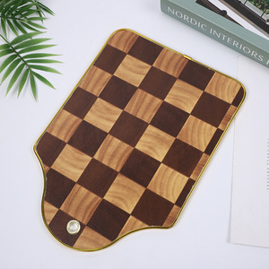Tabla de cortar de madera maciza con diseño de tablero de ajedrez, mango con ribete dorado, tabla para frutas, tabla de cortar para cocina, rectangular, 20x30 cm - Product Image 4