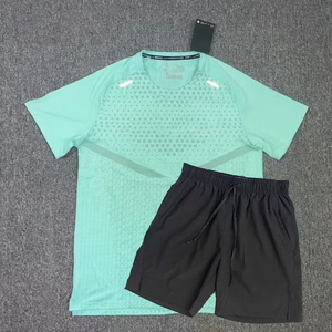 Ensemble de <span class=keywords><strong>sport</strong></span> unisexe 2 pièces imprimé à capuche pour l'été 2025 – T-<span class=keywords><strong>shirt</strong></span> respirant en tissu éponge à manches courtes et short pour la course et la gym - Product Image 3