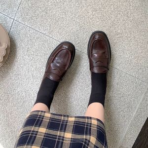 QLFashion2025 nouveau printemps et automne cordonnier romain Vintage bout rond mocassins femmes petites chaussures en cuir 918 - Product Image 4