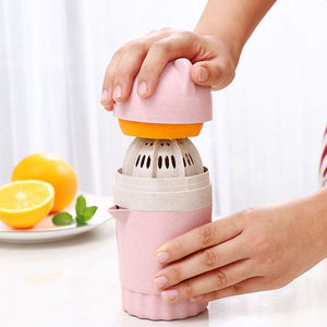Manual Juicer 300Ml Non Drip Spout Easy Operation Household Fruit Citrus Squeezer Pink Plastic - Product Image 1