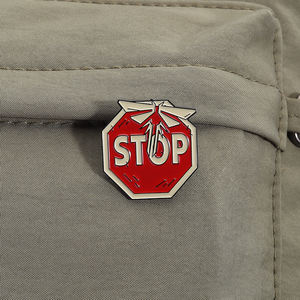 Retro uzay gemisi emaye Pin klasik oyun ilham Sci Fi Metal broş yaka rozeti takı hayranları arkadaşlar için hediye - Product Image 3