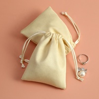 Pochette à rabat en microfibre suédée pour bijoux, avec logo personnalisé en relief, taille et couleur personnalisées, sac en tissu pour emballage de collier, marque LUOYI