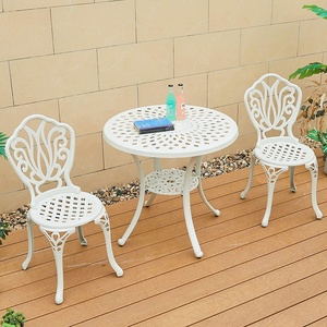 Luxury alluminio Outdoor White <span class=keywords><strong>Garden</strong></span> Set mobili da cortile Casting tavolino da caffè per il tempo libero e sedie a 2 posti - Product Image 1