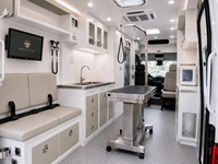 Véhicule mobile de soins aux animaux 4x2 diesel, combinaison fourgon de toilettage et clinique avec système de bain