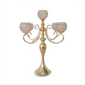 Candélabre en métal doré poli avec boules de cristal, design admirable, candélabre pour mariage et décoration intérieure, centre de table - Product Image 1