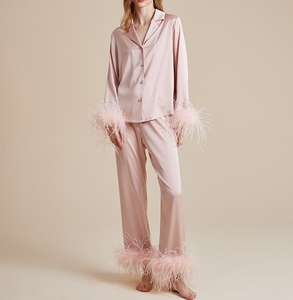<span class=keywords><strong>Pigiama</strong></span> personalizzato in raso con piume da <span class=keywords><strong>donna</strong></span> a manica lunga abbigliamento da notte Casual per ragazze con piume di struzzo nuovo <span class=keywords><strong>pigiama</strong></span> setoso da <span class=keywords><strong>donna</strong></span> - Product Image 2