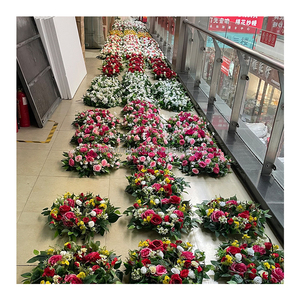 Ghirlanda di Fiori Artificiali Personalizzabile in Rosso e Verde per Halloween, Laurea, Festa della Mamma, Nuovo Design Decorativo - Product Image 1