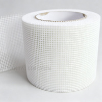 Toile en fibre de verre auto-adhésive découpée sur mesure pour le remplissage des fissures de cloisons sèches et les travaux de plâtrage