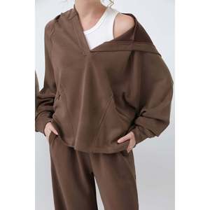 เสื้อสเวตเชิ้ตสีน้ำตาลลำลองสำหรับผู้หญิง ยี่ห้อ Soul พร้อมดีเทลซิปซ่อนและทรงสวมใส่สบายสำหรับทุกวัน - รุ่น 32188SWT - Product Image 5