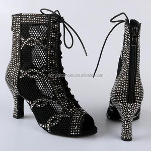 Bota <span class=keywords><strong>de</strong></span> <span class=keywords><strong>baile</strong></span> <span class=keywords><strong>de</strong></span> suela blanda negra personalizada para mujer, tacones <span class=keywords><strong>de</strong></span> cristal <span class=keywords><strong>de</strong></span> satén <span class=keywords><strong>latino</strong></span> con cremallera <span class=keywords><strong>de</strong></span> 8CM - Product Image 6