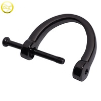 Großhandel Gun metal Small Metal D Ring Schnalle Luxus Zink legierung D-Form Logo Rohlinge für Leder Zubehör Sicherheits funktion