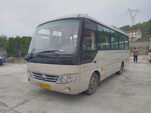 Autobús de Turismo Usado ZK6729D, 28 Asientos, Volante a la Izquierda, Motor Yuchai de 130HP con Puerta Plegable - Product Image 2