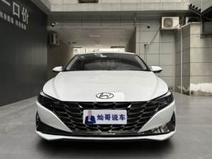 Hyundai <span class=keywords><strong>Elantra</strong></span> <span class=keywords><strong>2022</strong></span> Usado, 1.5L CVT GLX Elite 115HP, Sedán Compacto Eficiente en Consumo de Combustible, Cámara de Reversa, Techo Solar Eléctrico, China VI - Product Image 3