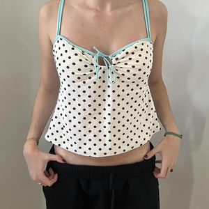 เสื้อสายเดี่ยวสไตล์วินเทจ ลายจุด ผูกโบว์ สายรัดสีตัดกัน ดีไซน์เซ็กซี่ คอลึก โชว์เนื้อ ดีไซน์เรียบหรู - Product Image 4