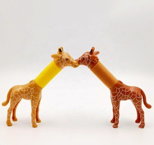 Juguete Antiestrés de Plástico al por Mayor para Niños y Adultos, Tubo Pop con Diseño de Jirafa y Perro, para Aliviar el Estrés y la Ansiedad, para Niñas y Niños - Product Image 2