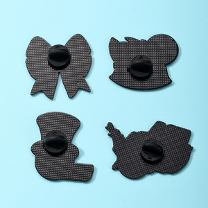 Épingles de football en émail dur avec éléments <span class=keywords><strong>du</strong></span> drapeau américain et éléments animaliers (aigles) pour la décoration de badges pour la <span class=keywords><strong>Coupe</strong></span> de football 2026 - Product Image 3