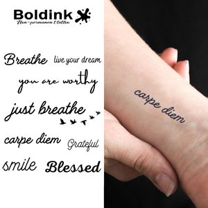 Tatuaje Temporal de Tinta Jagua, Diseño Personalizado Realista de Boldink, con Escritura 'Carpe Diem', Resistente al Agua, Larga Duración (2 Semanas) - Product Image 1