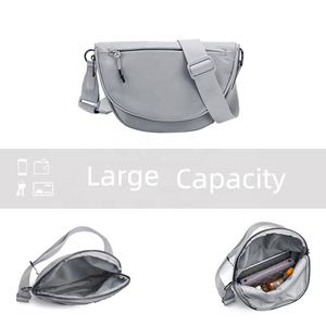 Sac bandoulière pour femme, couleur unie, polyester, fermeture éclair, pliable, extensible, respirant, imperméable, antivol, sac d'extérieur - Product Image 5