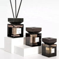 Bouteille de luxe transparente grise 50ml 100ml 150ml 200ml carré diffuseur d'huile essentielle avec bouchon en bois à vis