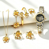 Coffret cadeau montre femme avec cadran 30 mm, montre ornée de strass, bracelet fleuri, collier, bague et boucles d'oreilles