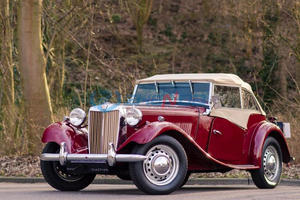 Best-seller Buggy rétro électrique Hôtel Voiture classique Voiturette de golf vintage avec climatiseur - Product Image 5