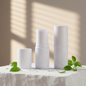 Contenant vide rond <span class=keywords><strong>pour</strong></span> baume à <span class=keywords><strong>lèvres</strong></span> 15 ml, emballage de crème à <span class=keywords><strong>lèvres</strong></span> à marque privée avec logo personnalisé, tube à rouge à <span class=keywords><strong>lèvres</strong></span> <span class=keywords><strong>pour</strong></span> rouge à <span class=keywords><strong>lèvres</strong></span> fait <span class=keywords><strong>maison</strong></span> - Product Image 6
