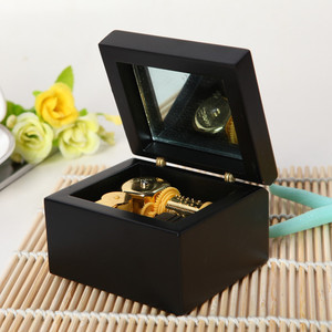 Caja de Música de Madera y Metal con Mecanismo de Cuerda, Miniatura, Linda, Regalo Musical para Niños, Accesorio Musical para Jugar y Estimular la Música - Product Image 5