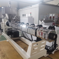 Machine d'extrusion de panneaux muraux et de plafonds rainurés en PVC WPC haute vitesse, ligne de production d'équipements pour panneaux muraux décoratifs d'intérieur
