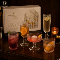 Ensemble de verrerie vintage texturée en verre gaufré, comprenant des verres highball côtelés, des coupes, des flûtes et des verres à whisky avec coffret cadeau