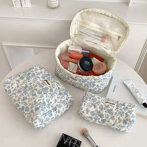 Small Floral Hand Carry Eco-Friendly Zipper Soft Handle Foldable <b>Makeup</b> Bag Medium Capacity Cosmetic Organizer Portable for - Product Image 2
