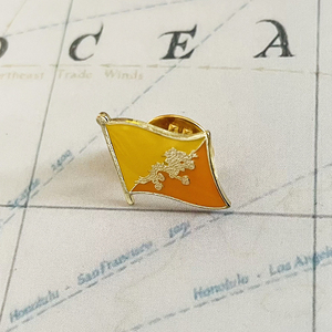 Pin de Solapa con la Bandera Nacional del Reino de Bután, Broche de Metal Esmaltado con Resina Epoxi y Cristal, Souvenir, Regalo Personalizado - Product Image 2
