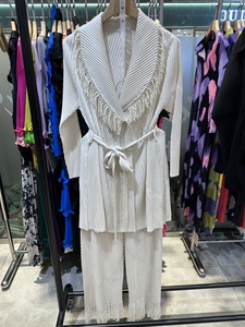 Bộ đồ hai mảnh xếp ly Miyake mới về - Trang phục công sở thường ngày, viền tua rua, màu trơn, quần ống đứng, size lớn dành cho nữ - Product Image 4