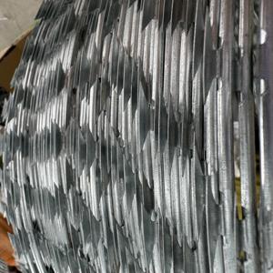 <span class=keywords><strong>ลวดหนาม</strong></span>ชุบสังกะสีแบบขอบเดียวเคลือบแบบจุ่มร้อน - รั้วอุตสาหกรรม - <span class=keywords><strong>ลวดหนาม</strong></span>คมทนทาน - Product Image 4