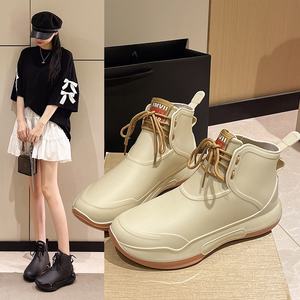 L'usine vend un nouveau lot de bottes de pluie courtes pour femmes, confortables, imperméables et de style occidental, très tendance. - Product Image 1