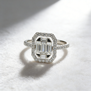 Bague de fiançailles et de mode personnalisée en or massif 10K/14K/18K, argentée, avec pierre de laboratoire CVD de qualité IGI VVS-VS, taille brillant classique, style cluster - Product Image 1