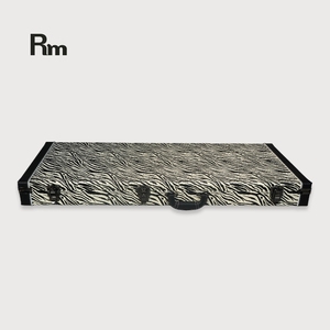 Custodia per chitarra elettrica rettangolare all'ingrosso OEM ODM custodia rigida di alta qualità per esterni in pelle schiaccia <span class=keywords><strong>fodera</strong></span> in velluto per basso elettrico - Product Image 4