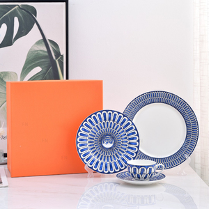 Ensemble de vaisselle en porcelaine osseuse européenne à 4 pièces, assiette et tasse, à prix réduit - Product Image 3