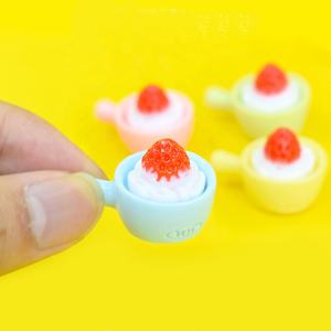 Bonito Cabujón de Resina con Diseño de Pastel de Fresa 3D de Simulación, Estilo Postre Kawaii, para Muñecas Infantiles, Adornos de Comida de Juguete, DIY, Scrapbooking y Decoración de Teléfonos - Product Image 3