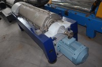 Pemisah Padatan Cair Kontinu Tipe Decanter Sekrup Horizontal Bekas yang Hemat Biaya untuk Pengolahan Air Limbah