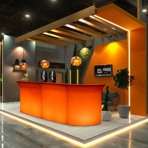 סט שולחן בר גדול מודרני עם תאורת לד, מתאים לשימוש חיצוני, דלפק בר נייד, ריהוט מפלסטיק עם הרכבה עצמית חינם - Product Image 1