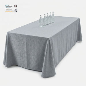 Nappe réutilisable en polyester jacquard floral imperméable et écologique, bleu marine, 90x132 pouces, pour présentation d'événements - Product Image 1