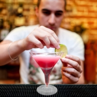 Verres à cocktail et à vin en plastique transparent de haute qualité pour hôtel, bar, décorations de mariage, gobelets jetables avec logo personnalisé